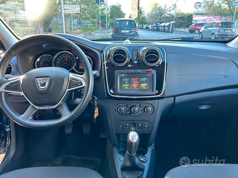 Usata Dacia Sandero 90 CV (66 kW) 2019 Grigio Utilitaria