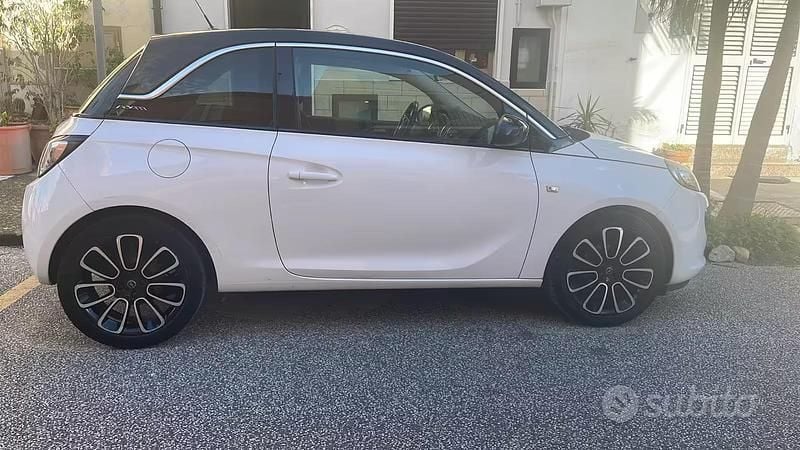 Usata Opel Adam 87 CV (63 kW) 2015 Utilitaria