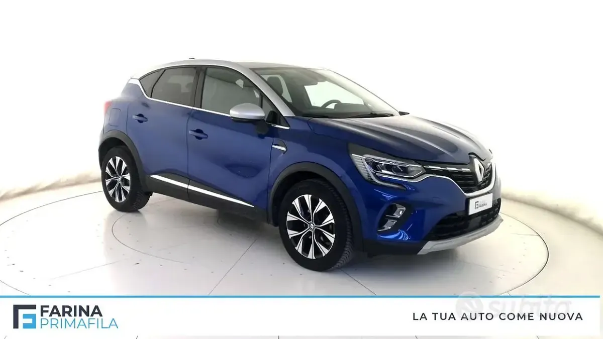 Usata Renault Captur Techno 91 CV (66 kW) 2024 Blu tetto grigio chiaro SUV