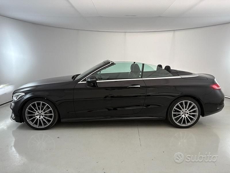 Usado Mercedes C220 Premium Plus 170 CV (125 kW) 2017 Negro Descapotable