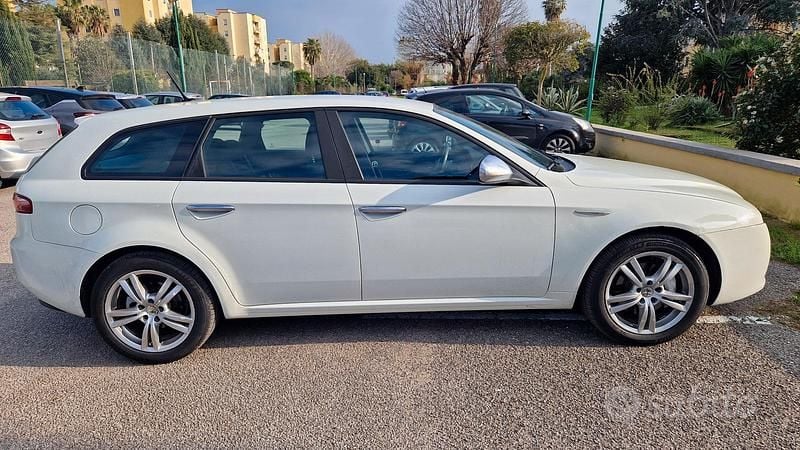 Usata Alfa Romeo 159 Distinctive 2011 Bianco Station wagon