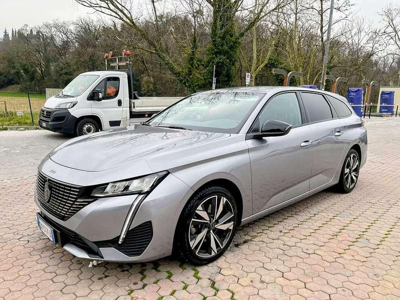Usata Peugeot 308 SW Allure 131 CV (96 kW) 2022 Station wagon