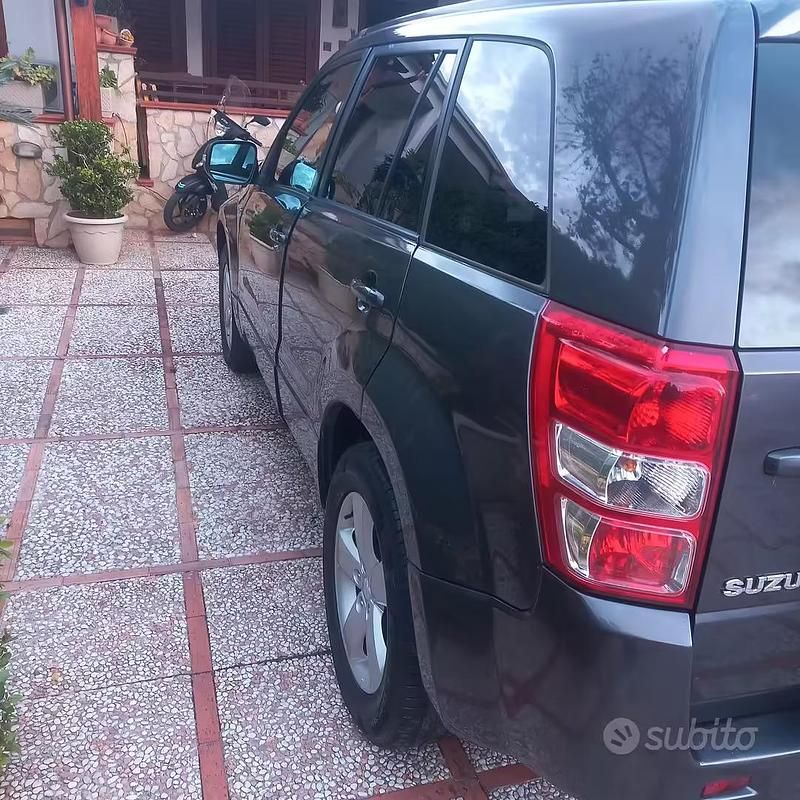 Usata Suzuki Vitara 2011 Grigio SUV