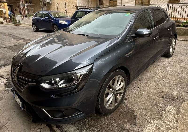 Usata 2018 Renault Mégane IV Intens Tre volumi | 10.500 € (Buon prezzo) - Immagine 1/4