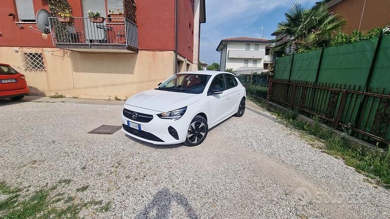 Usata Opel Corsa-e Edition 56 kW (77 CV) 2021 Bianco Utilitaria