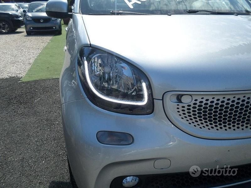Usata Smart ForFour Passion 89 CV (65 kW) 2018 Grigio Utilitaria