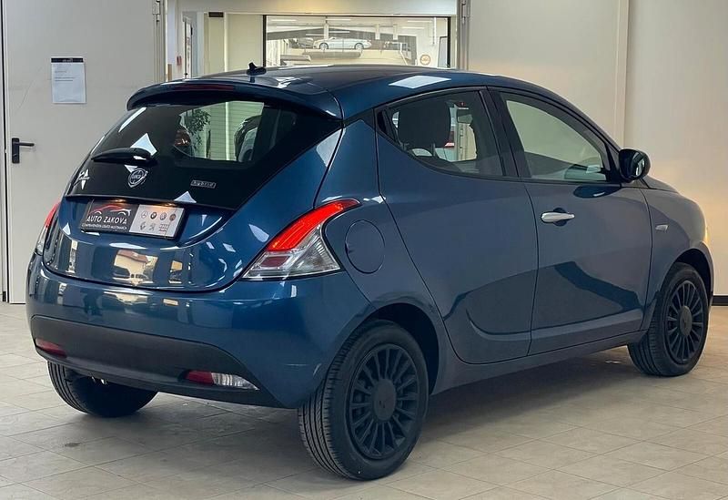 Usata Lancia Ypsilon Silver 69 CV (50 kW) 2022 Blu/azzurro Utilitaria