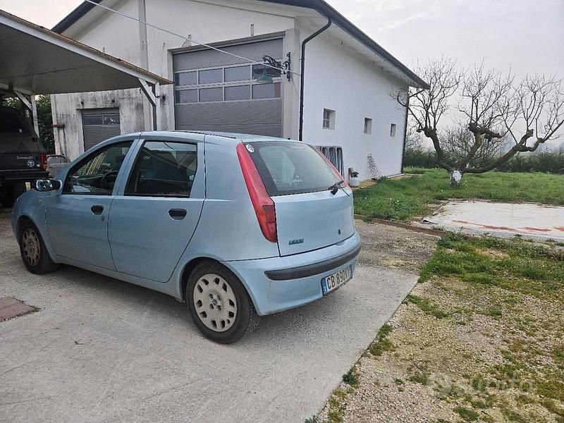 Usata Fiat Punto 60 CV (44 kW) 2002 Utilitaria