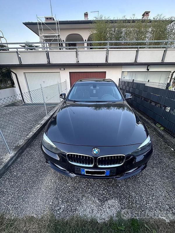 Usata BMW 318 Sport Line 2013 Nero Station wagon