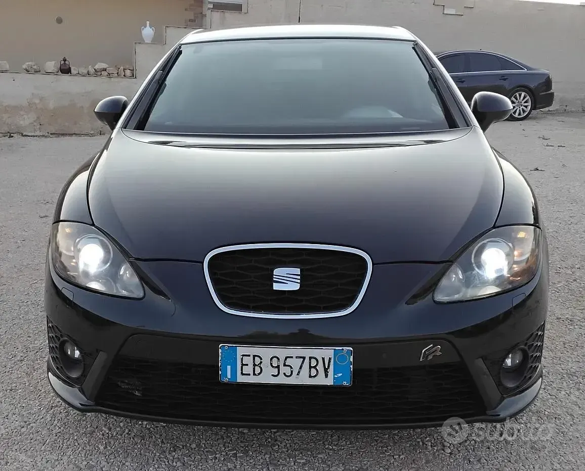 Usata Seat Leon Style 140 CV (102 kW) 2010 Nero Utilitaria
