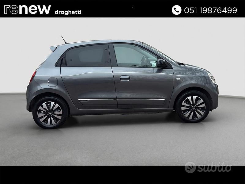 Usado Renault Twingo Techno 60 kW (82 HP) 2023 Cinzento Citadino