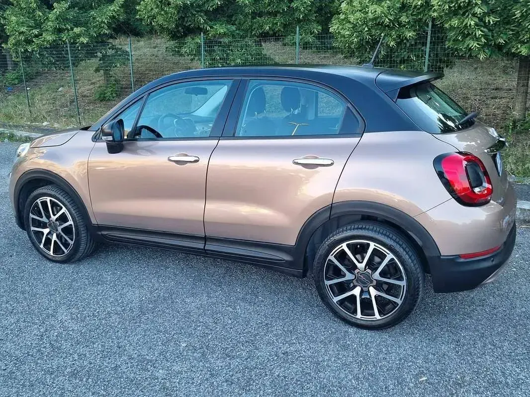 Usado Fiat 500 Cross 120 CV (88 kW) 2018 Marrón Familiar