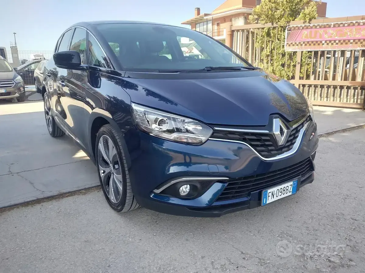 Usata Renault Scénic 110 CV (80 kW) 2018 Bluazzurro Monovolume