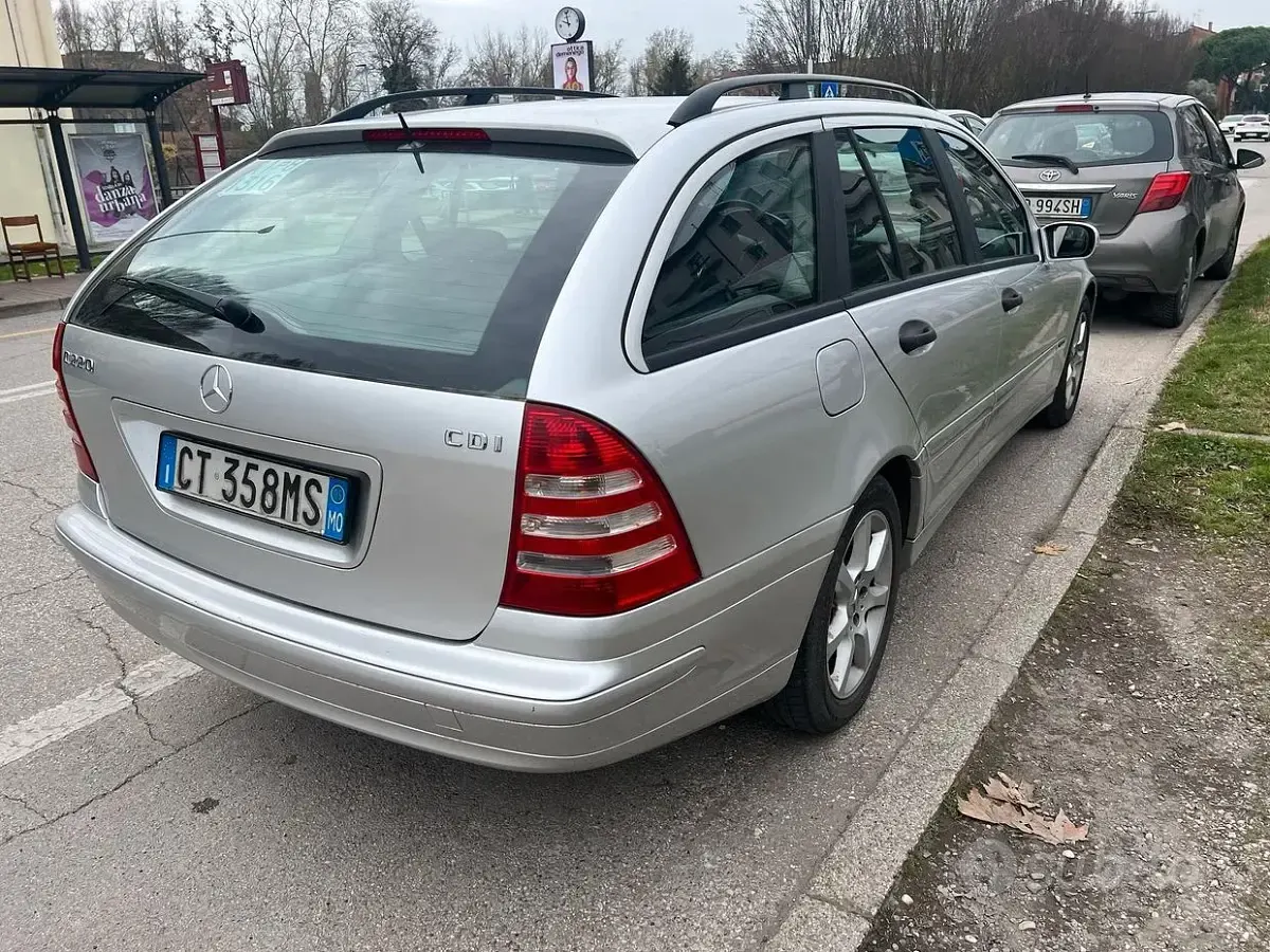 Usata Mercedes C220 Classic 150 CV (110 kW) 2005 Grigio Station wagon
