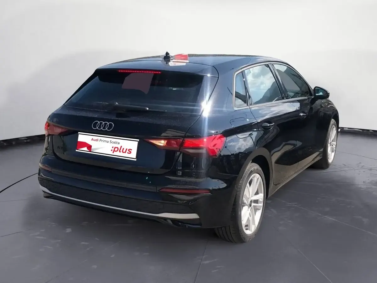 Nuova Audi A3 Sportback Business 116 CV (85 kW) 2026 Nero Utilitaria