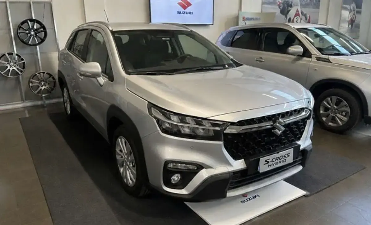 Nuova Suzuki SX4 S-Cross 110 CV (80 kW) 2026 Argento SUV