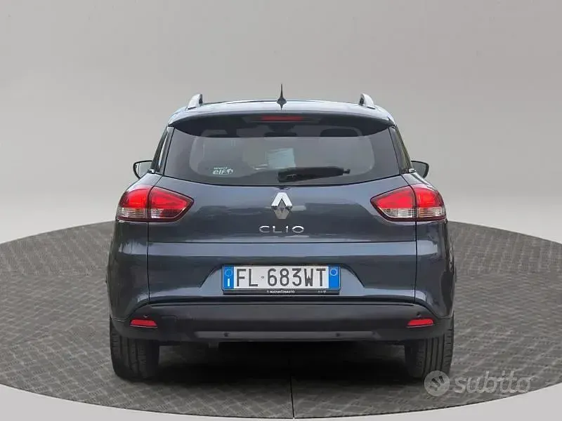 Usata Renault Clio Zen 75 CV (55 kW) 2017 Grigio Station wagon