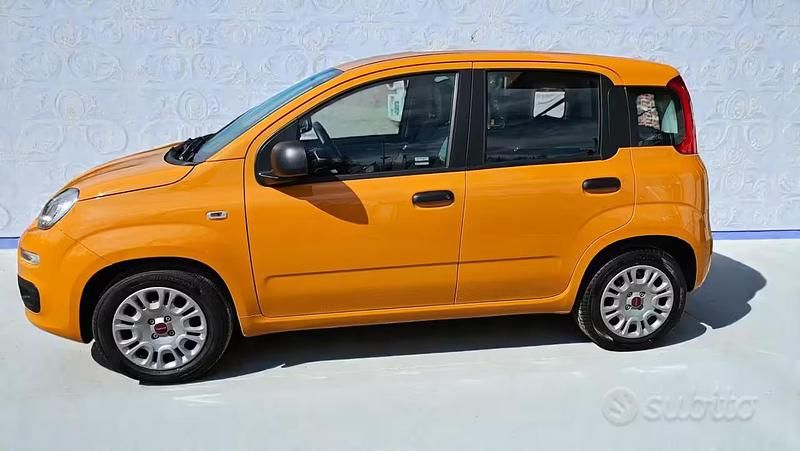 Usata Fiat Panda S 70 CV (51 kW) 2022 Orange pastello Utilitaria