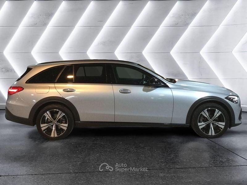 Gebraucht Mercedes C220 Premium 200 PS (147 kW) 2024 Silber Kombi