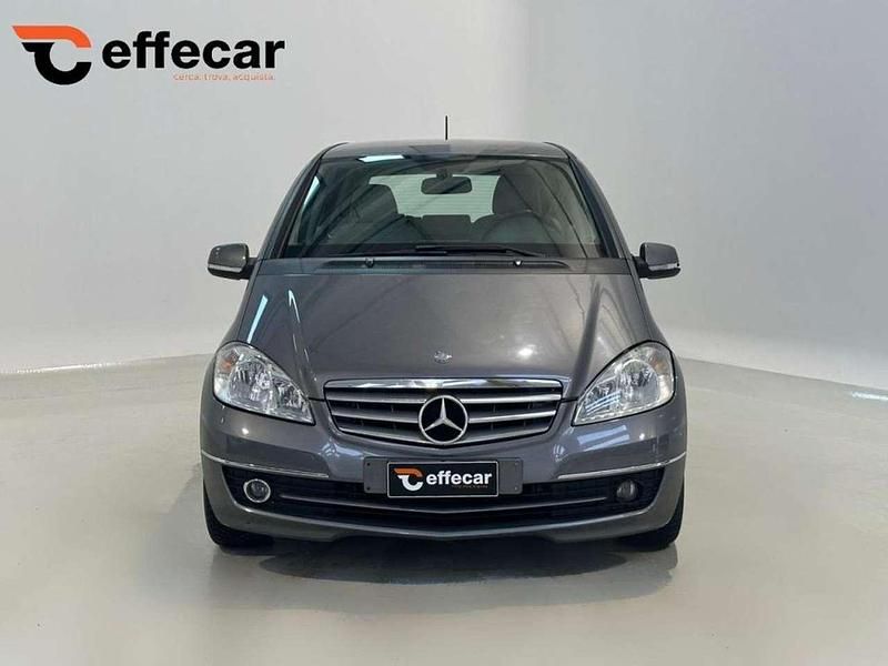 Usata Mercedes A180 Elegance 116 CV (85 kW) 2010 Grigio Berlina
