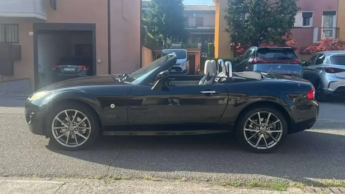 Usata Mazda MX5 126 CV (92 kW) 2012 Nero Cabrio