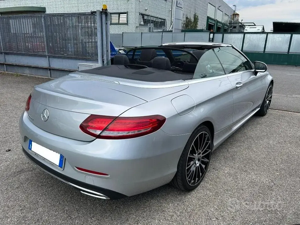 Usata Mercedes C250 204 CV (150 kW) 2017 Grigio Cabrio