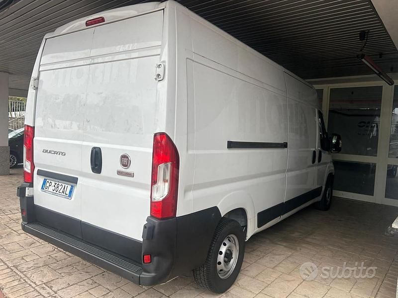 Usata Fiat Ducato 140 CV (102 kW) 2023 Bianco Furgone