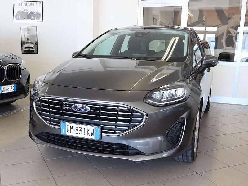 Magnetic grey Usata 2022 Ford Fiesta Titanium Due volumi | 13.500 € (Ottimo prezzo) - Immagine 1/4