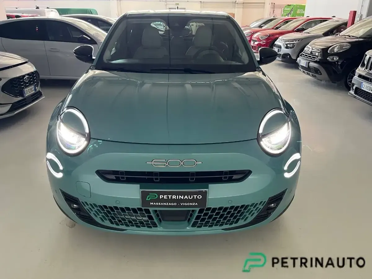 Usata Fiat 600 136 CV (100 kW) 2025 Bluazzurro SUV