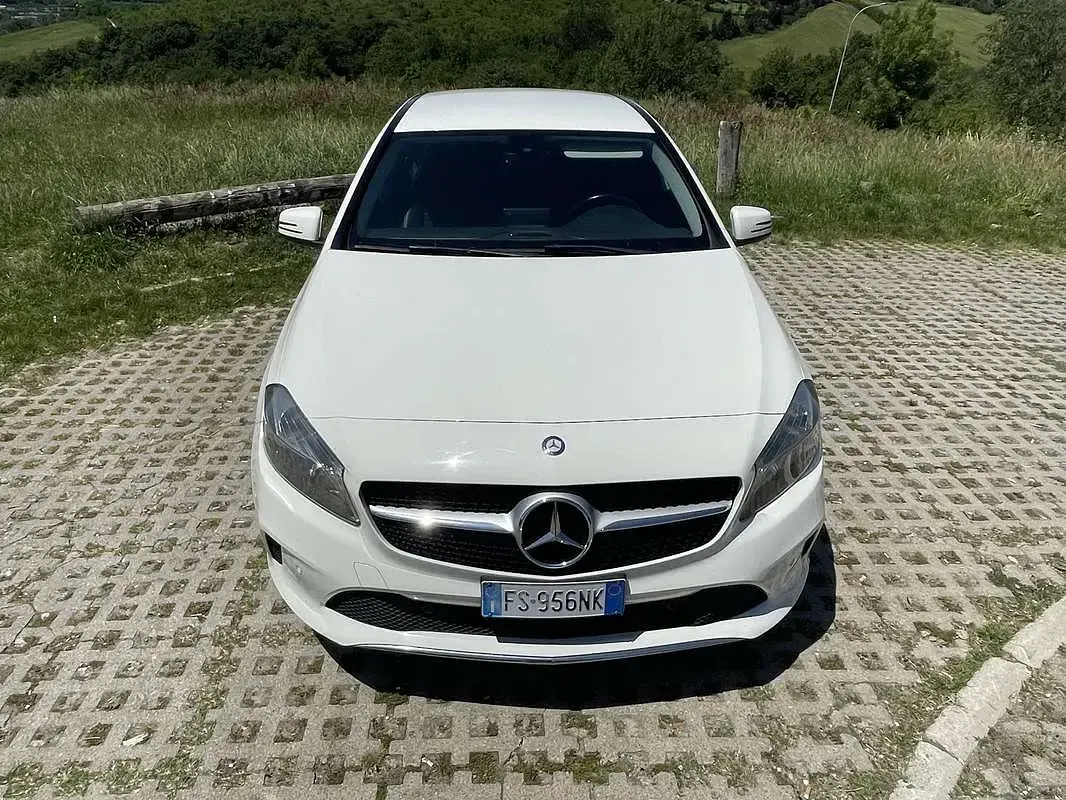 Usata Mercedes A180 109 CV (80 kW) 2016 Bianco Berlina