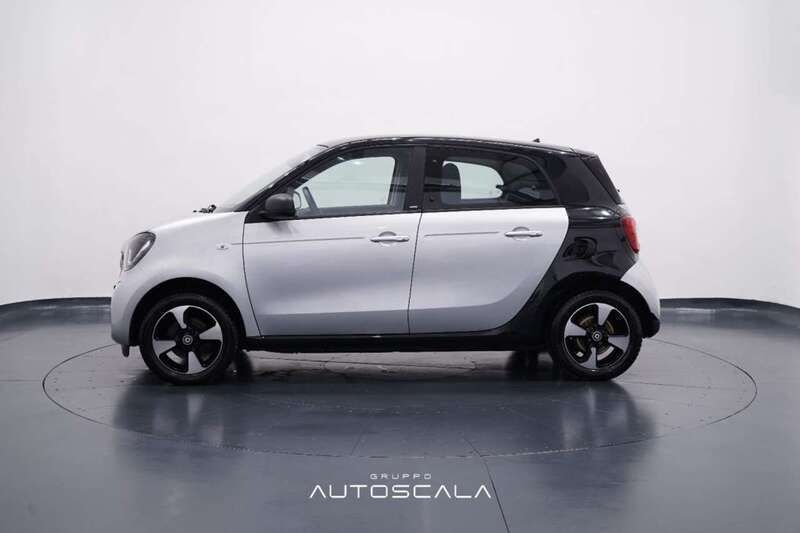 Usata Smart ForFour Passion 71 CV (52 kW) 2018 Argento metallizzato Utilitaria