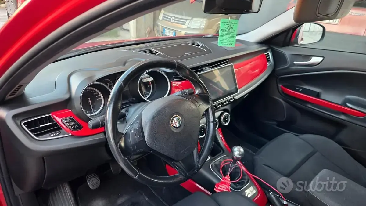 Usata Alfa Romeo Giulietta 105 CV (77 kW) 2012 Rosso Utilitaria