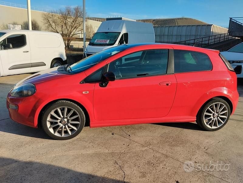 Usata Fiat Punto Sport 95 CV (69 kW) 2012 Rosso Utilitaria