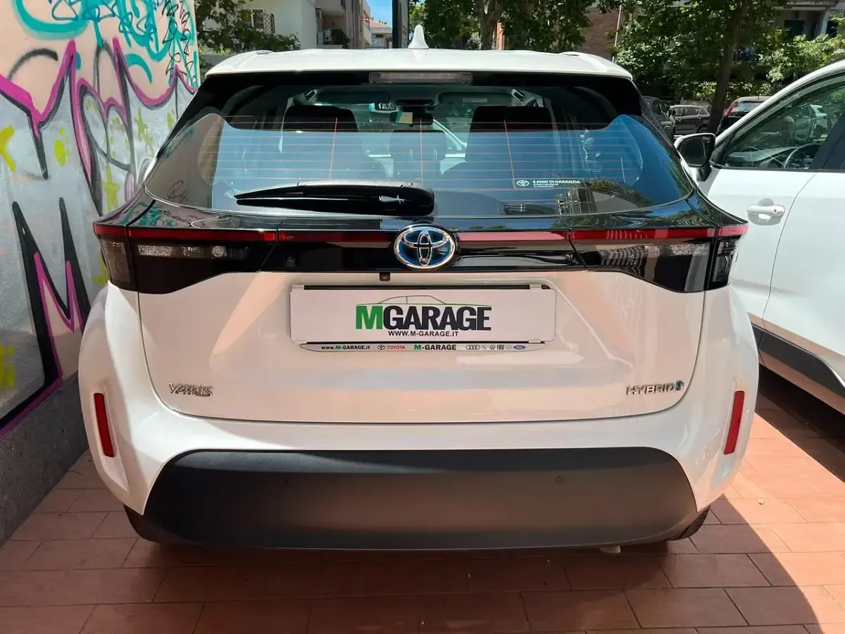 Usata Toyota Yaris Cross Business Edition 92 CV (67 kW) 2023 Bianco SUV