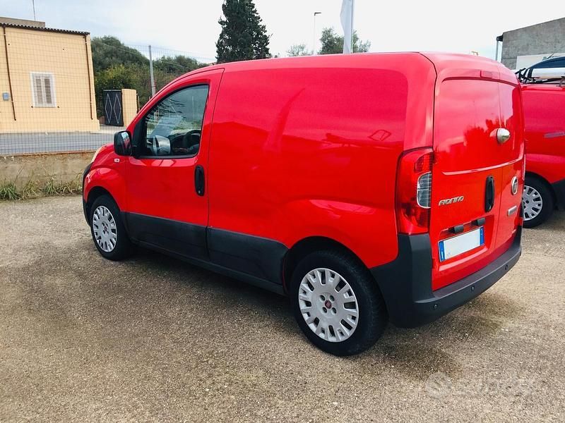 Usata Fiat Fiorino 95 CV (69 kW) 2015 Rosso Monovolume