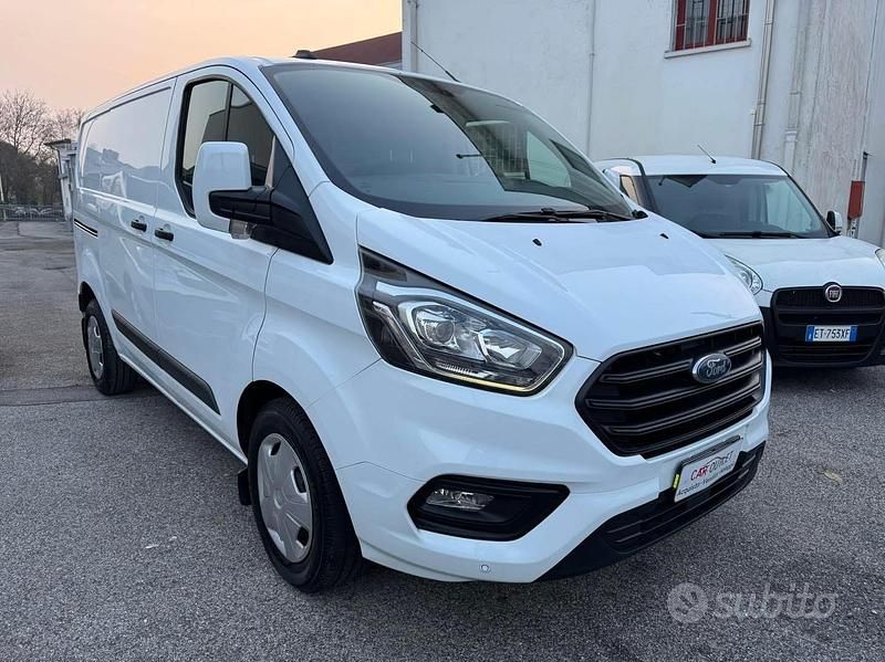 Usata Ford Transit Custom 131 CV (96 kW) 2023 Bianco Berlina