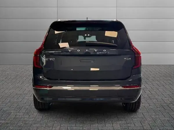 Usata Volvo XC90 310 CV (228 kW) 2024 Denim blue SUV