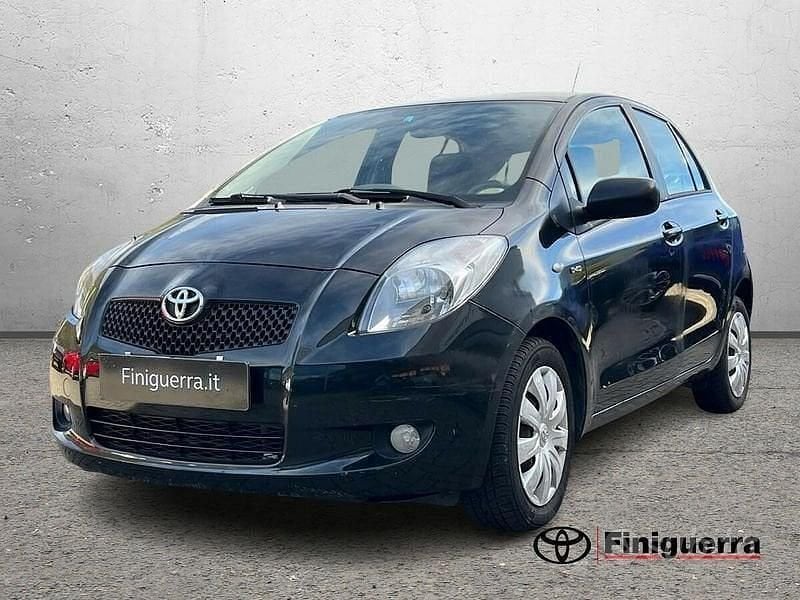 Nero Usata 2008 Toyota Yaris Sol Tre volumi | 3900 € (Buon prezzo) - Immagine 1/4