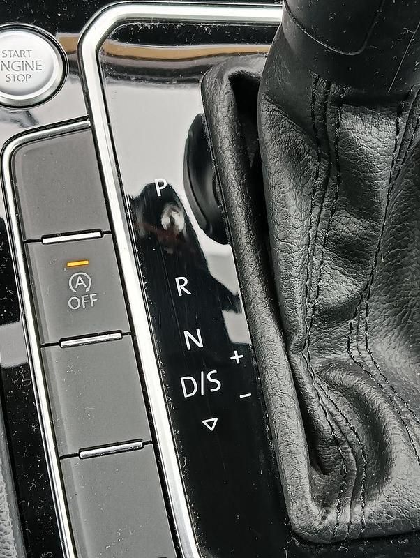 Usata VW Passat 240 CV (176 kW) 2020 Grigio Berlina