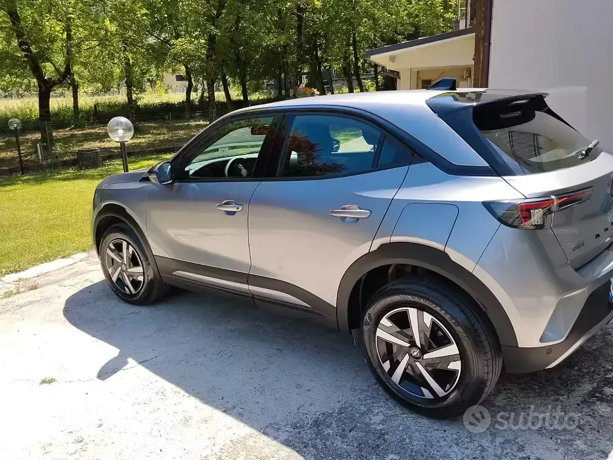 Usata Opel Mokka 136 CV (100 kW) 2025 Grigio SUV