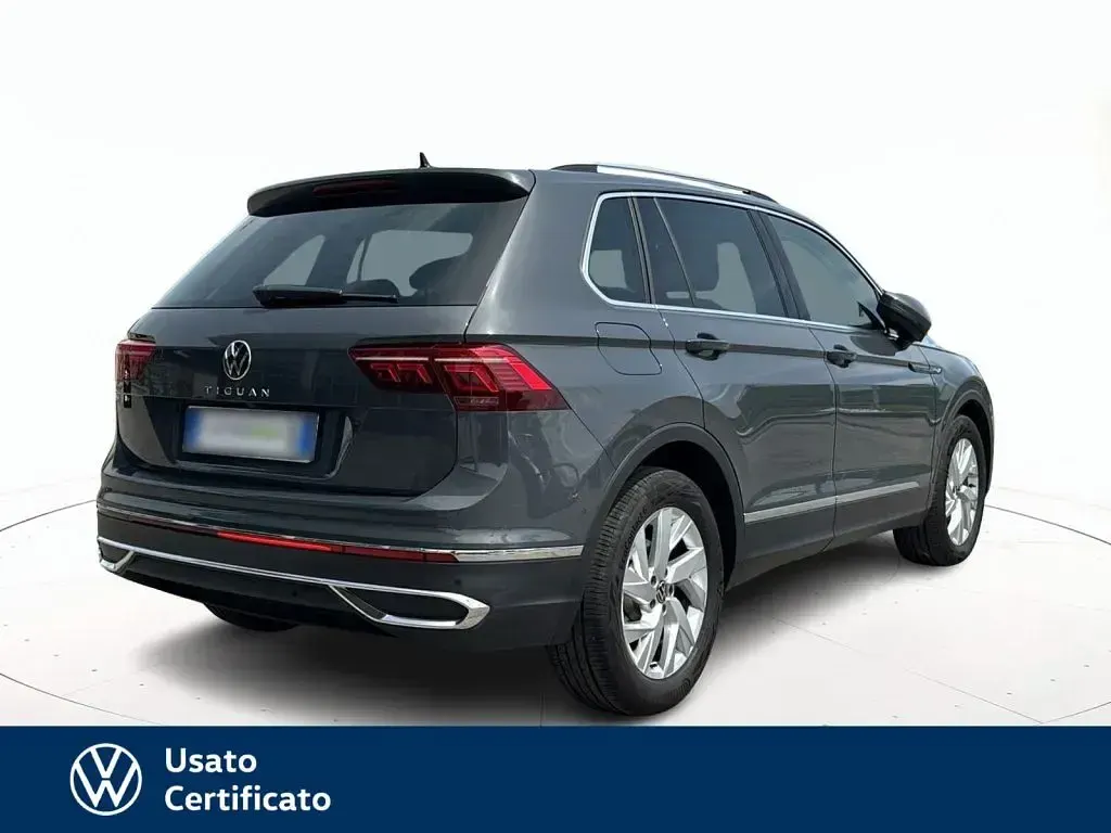 Usata VW Tiguan Elegance 150 CV (110 kW) 2023 Grigio pastello SUV