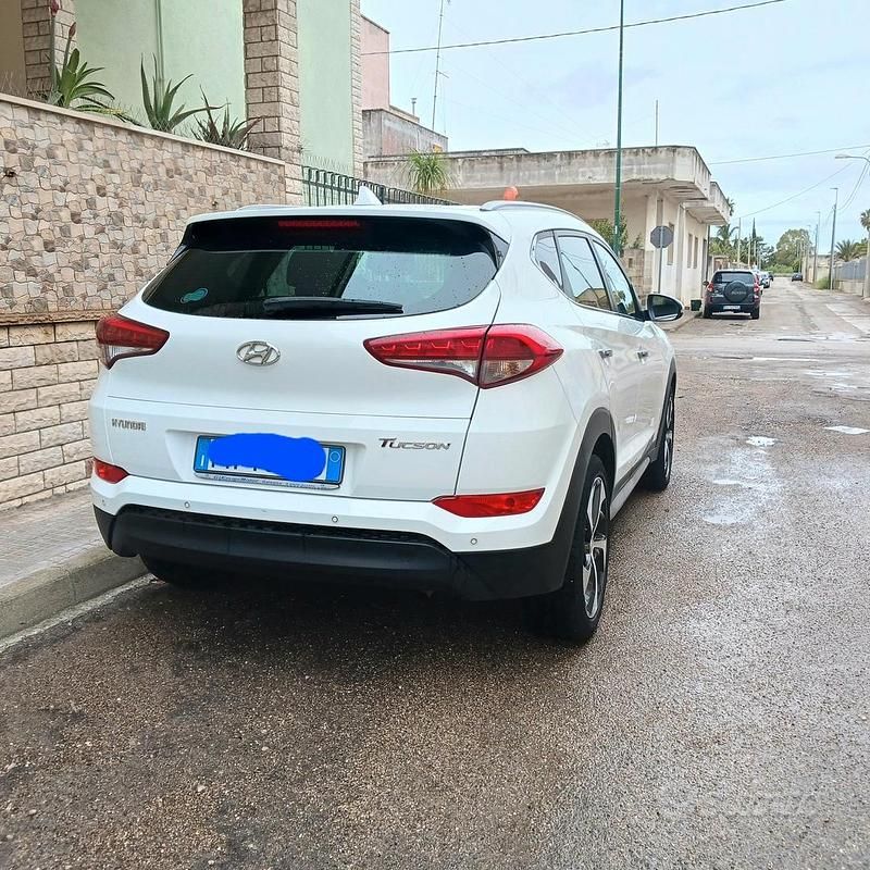 Usata Hyundai Tucson Xpossible 141 CV (103 kW) 2017 Bianco SUV