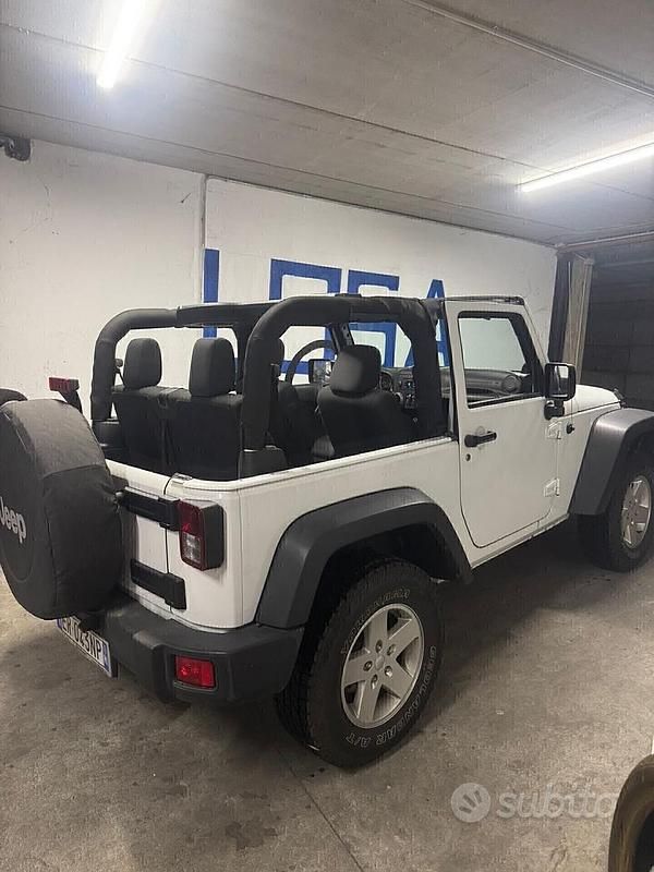Usata Jeep Wrangler Sahara 200 CV (147 kW) 2013 Bianco SUV