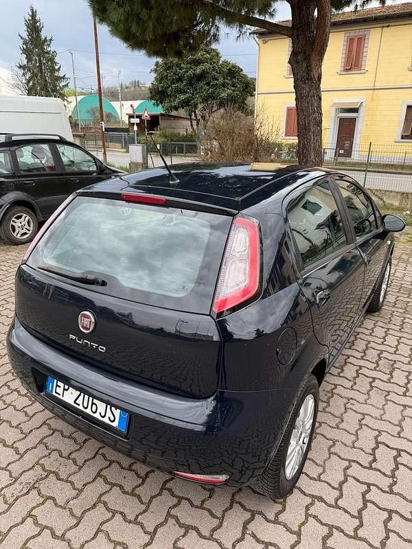 Usata Fiat Punto Pop 69 CV (50 kW) 2013 Blu/azzurro Utilitaria