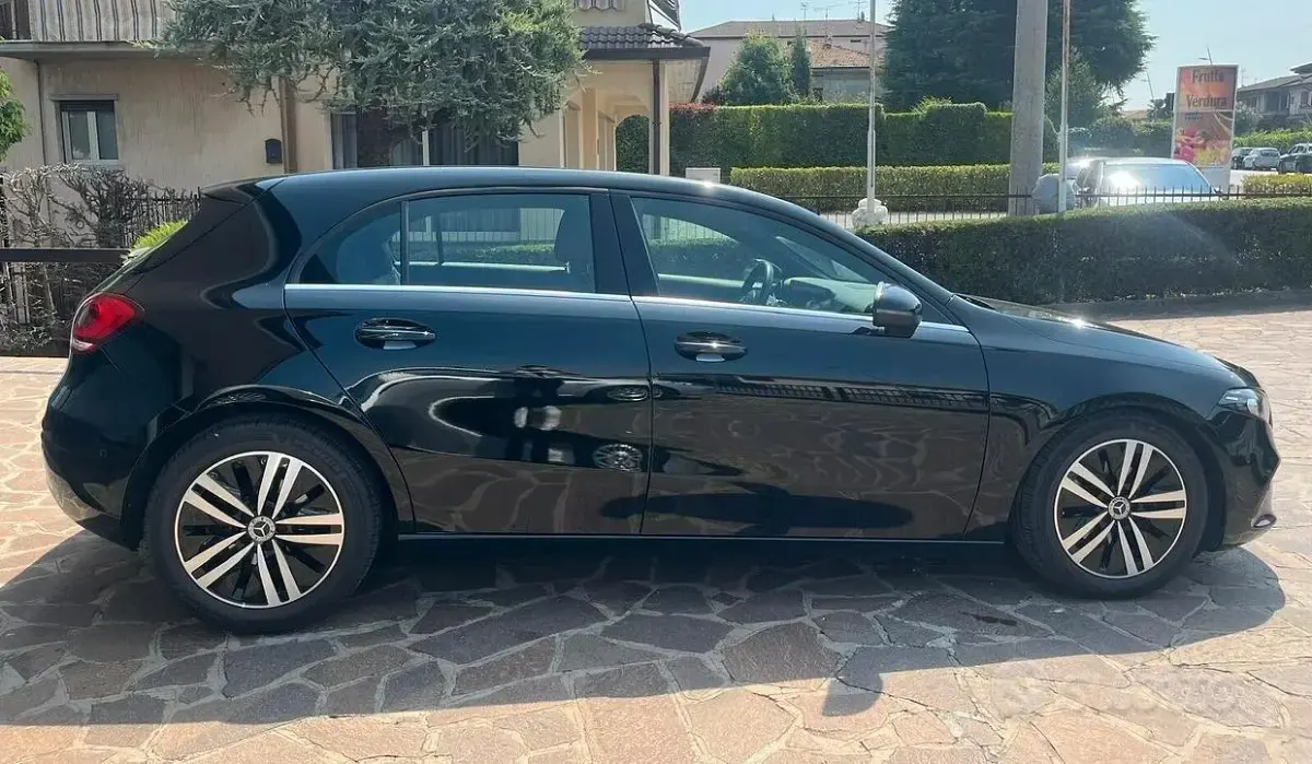Usata Mercedes A180 Business 136 CV (100 kW) 2019 Nero Berlina