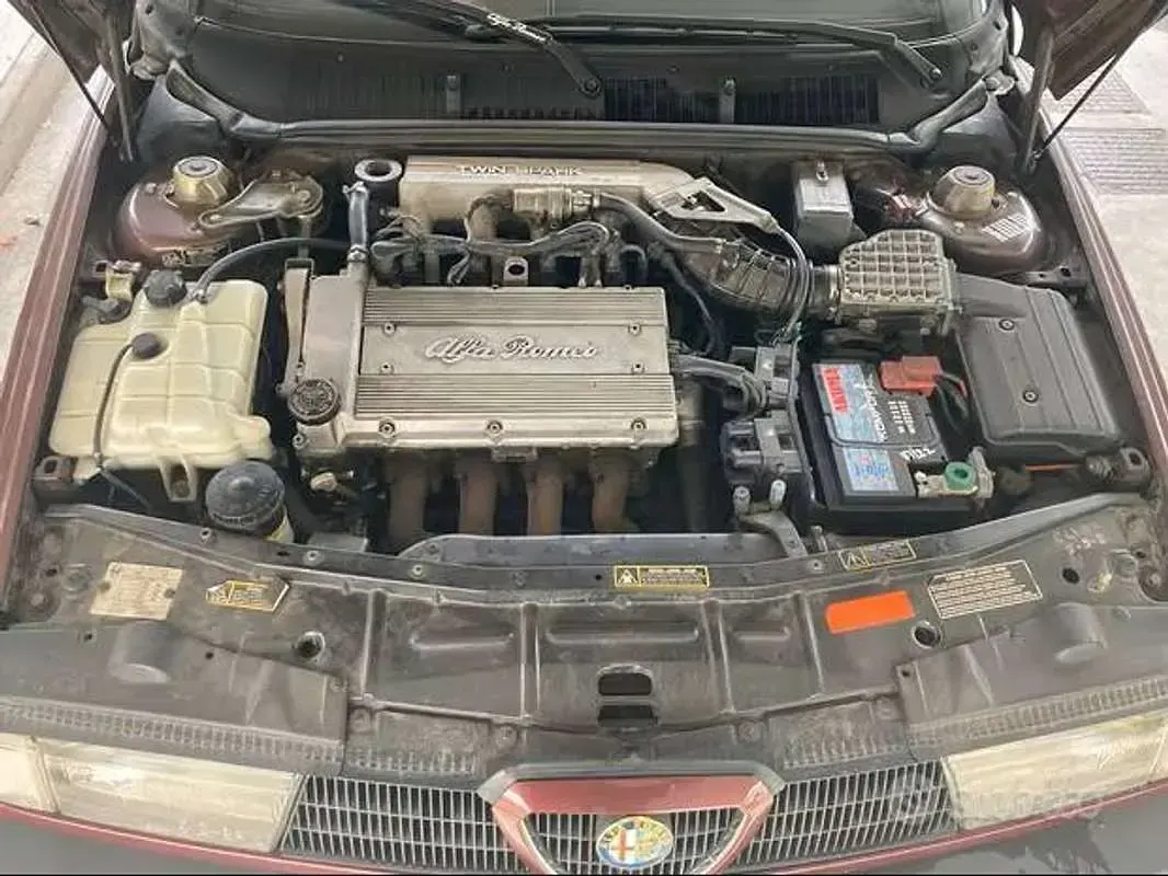 Usata Alfa Romeo 155 141 CV (103 kW) 1992 Rosso Berlina
