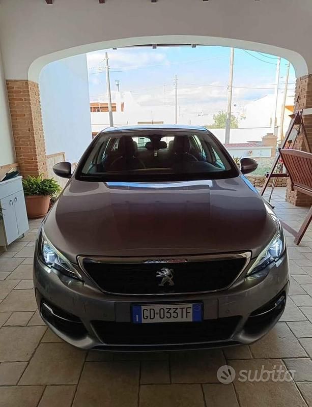 Usata 2020 Peugeot 308 Due volumi | 13.000 € (Buon prezzo) - Immagine 1/4