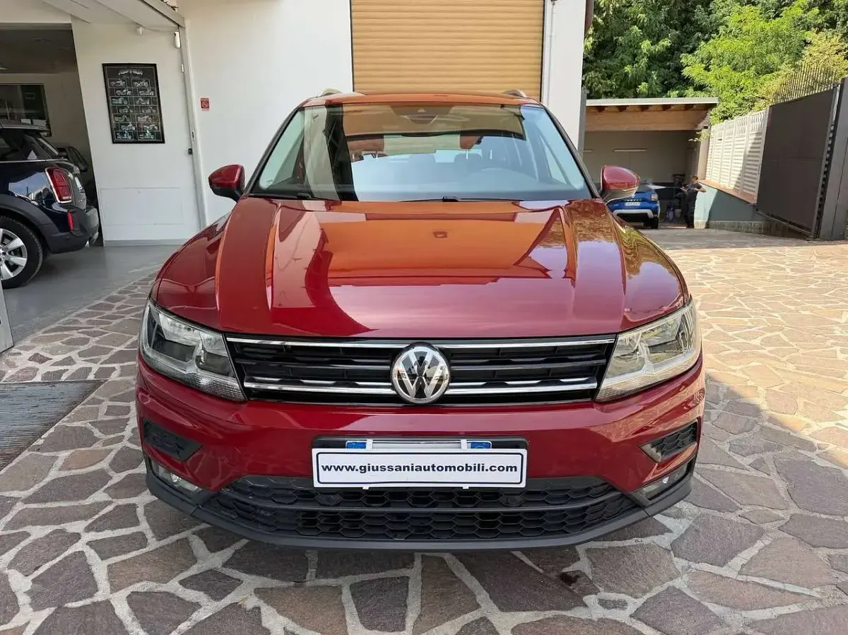 Usata VW Tiguan Business 150 CV (110 kW) 2020 Rosso rubino metallizzato SUV