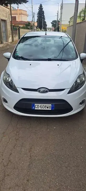 Usata Ford Fiesta Titanium 60 CV (44 kW) 2012 Berlina