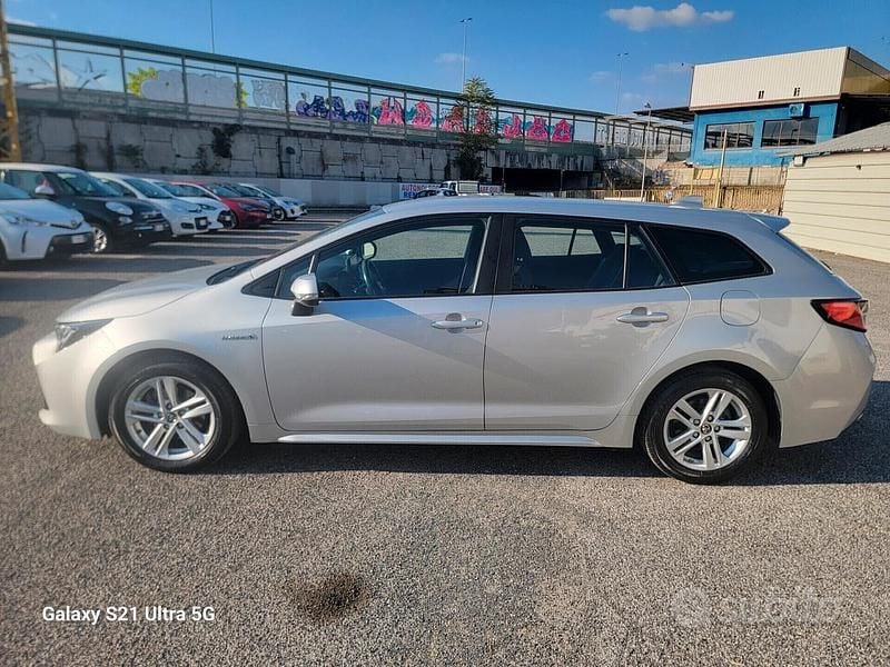 Grigio Usata 2019 Toyota Corolla Station wagon | 16.600 € (Buon prezzo) - Immagine 1/4
